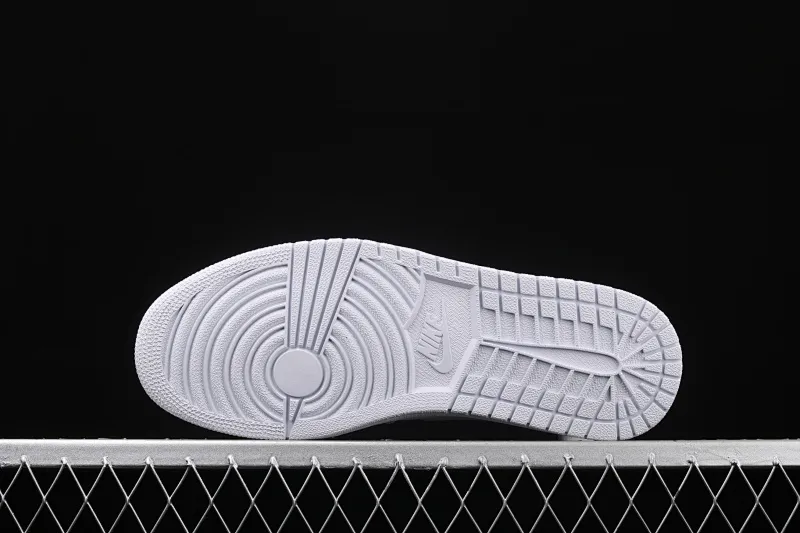 All Categories Air Jordan Jordan Series Basketball Shoes Air Jordan 1 Mid Differentiated Versions Air Jordan 1 Mid AJ1 Joe 1 Sea Salt Fluorescent Green CV3018-001